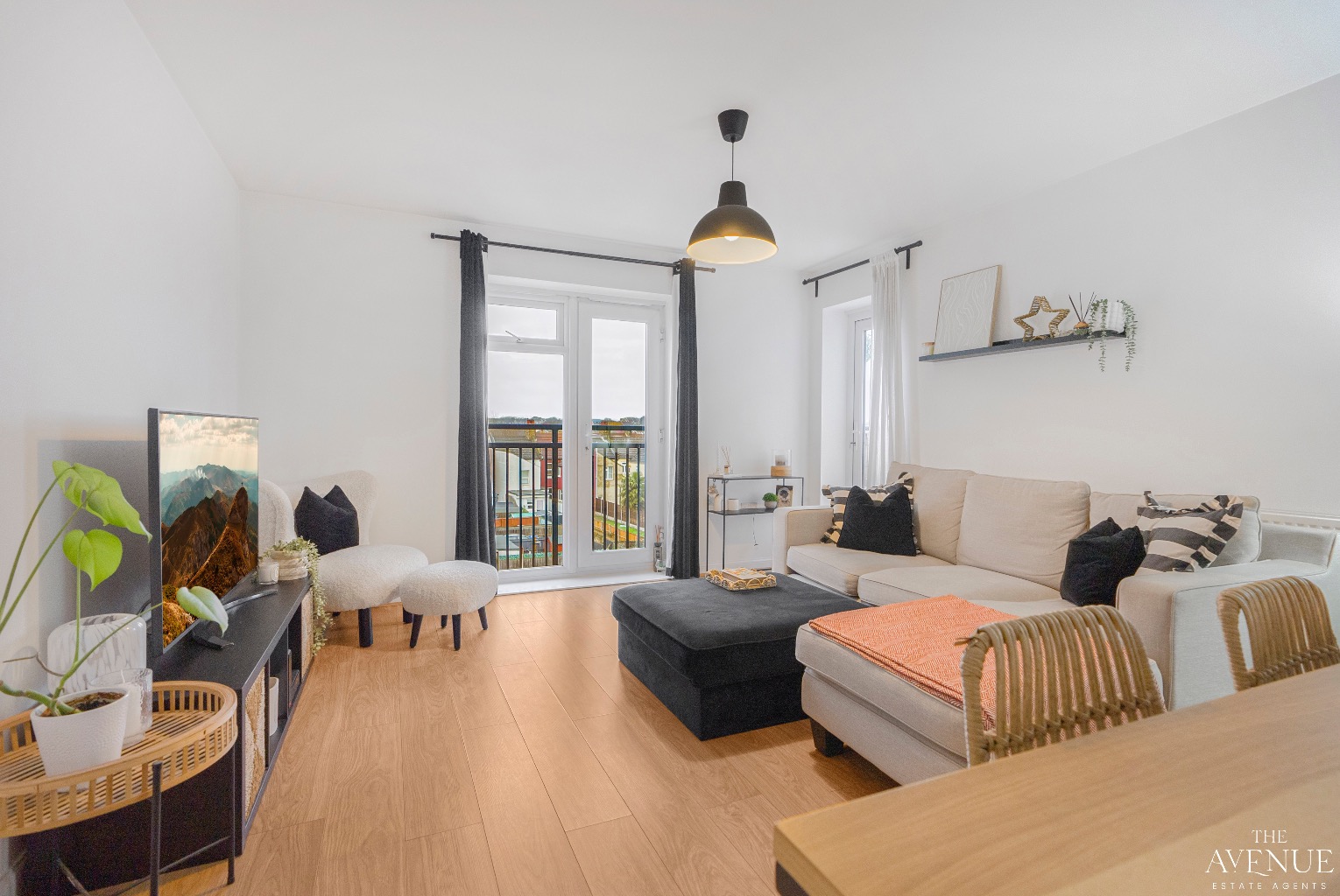 2 bed flat for sale in The Chase, Grays