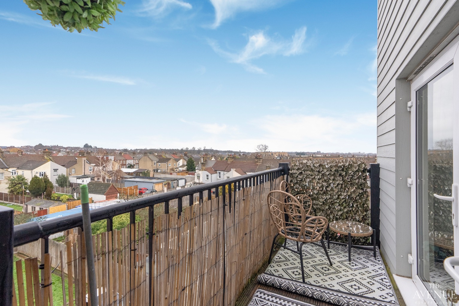 2 bed flat for sale in The Chase, Grays  - Property Image 6