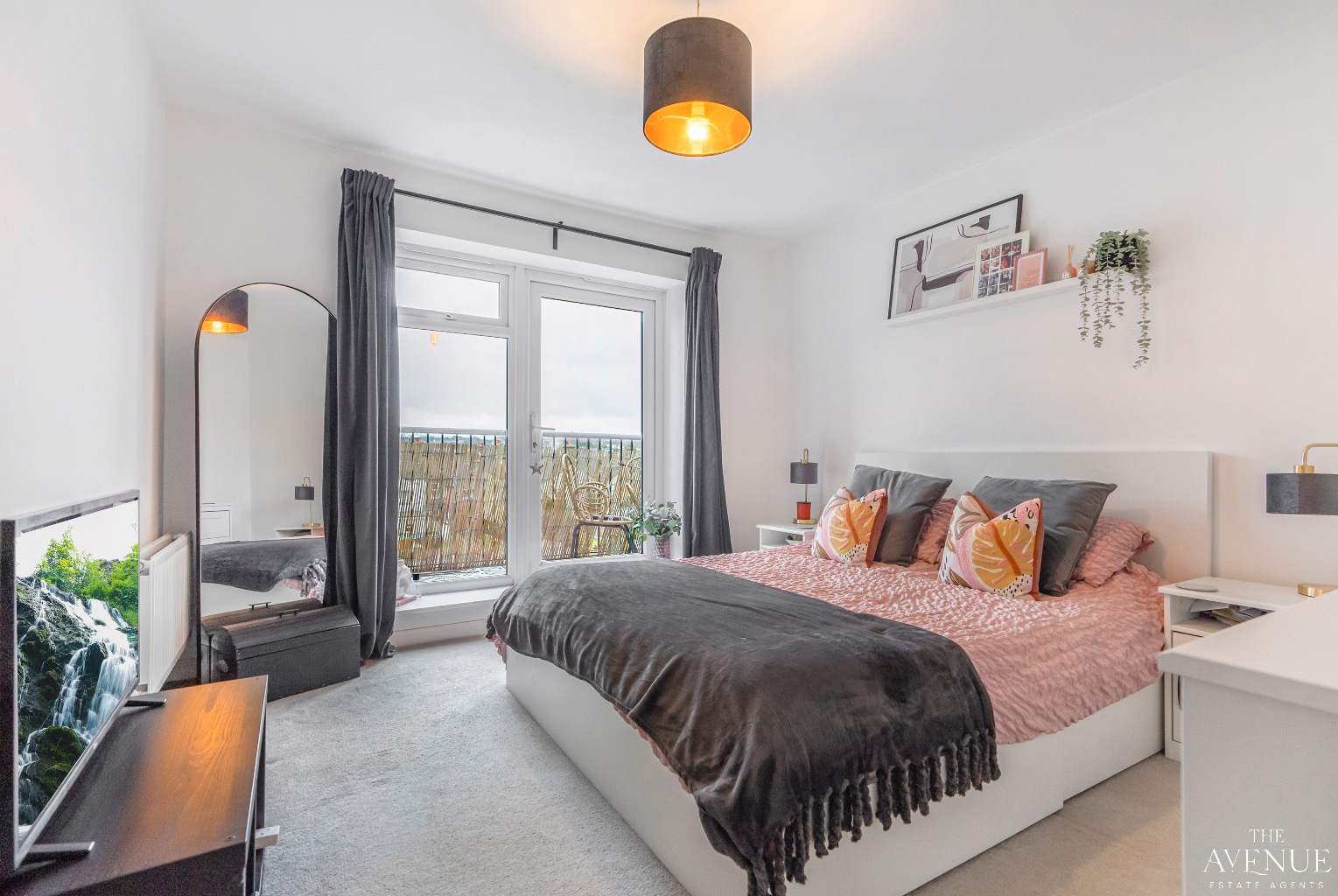 2 bed flat for sale in The Chase, Grays 6