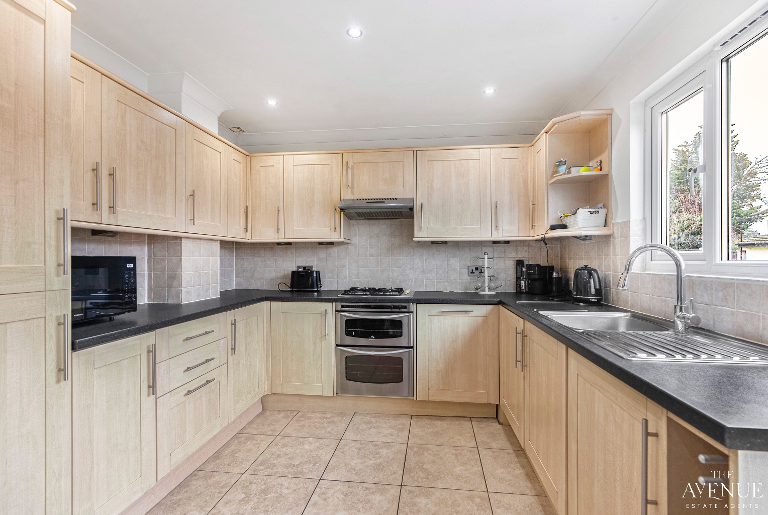 2 bed terraced house for sale in Manser Road, Rainham  - Property Image 5
