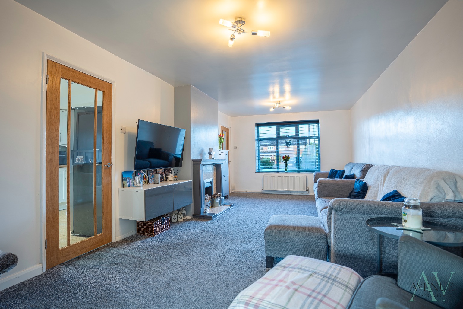 3 bed end of terrace house for sale in Chafford Way, Stifford Clays 4