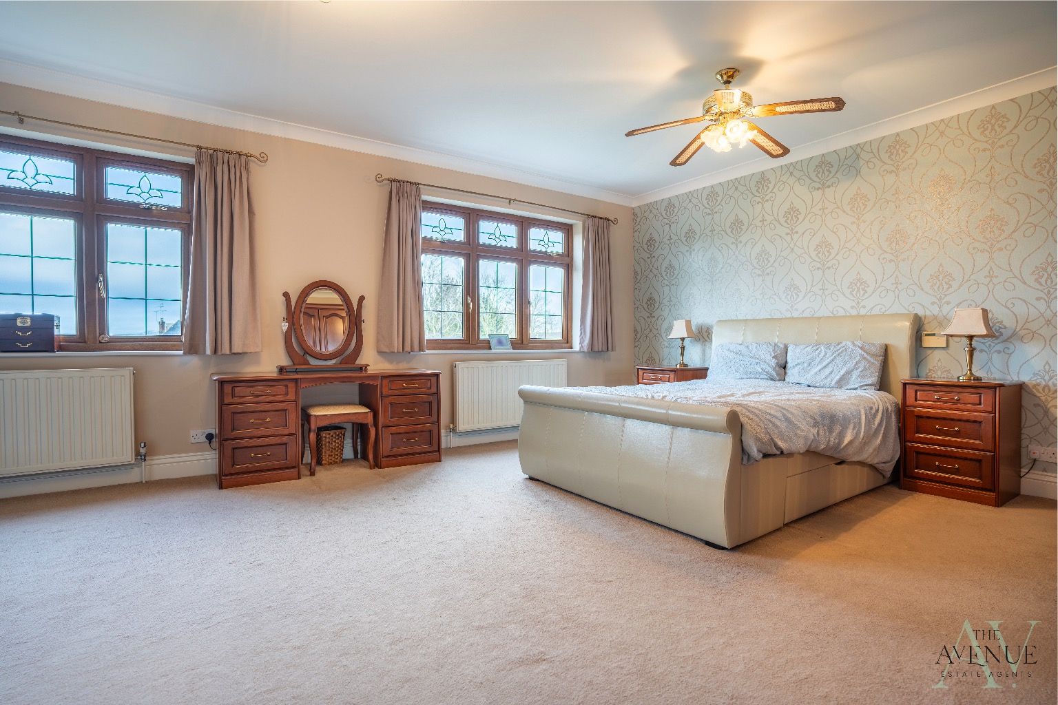 5 bed detached house for sale in Connaught Avenue, Grays  - Property Image 8