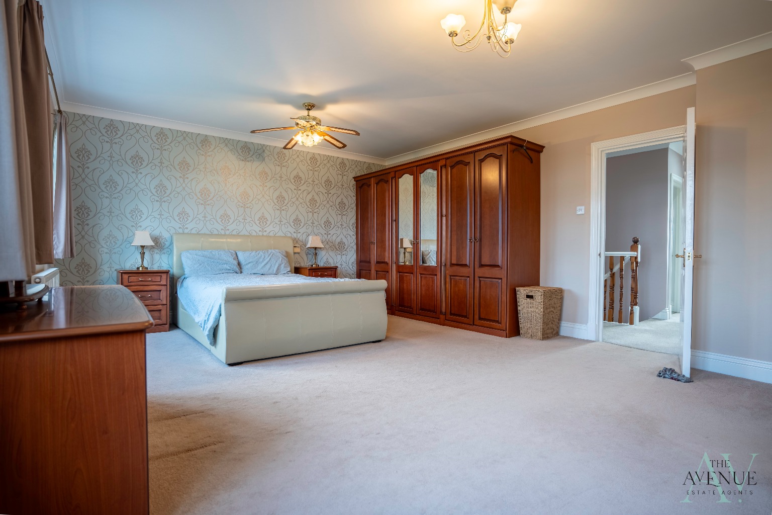 5 bed detached house for sale in Connaught Avenue, Grays 9