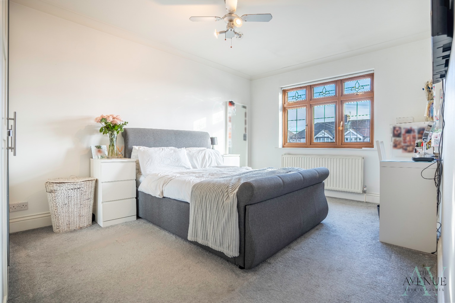 5 bed detached house for sale in Connaught Avenue, Grays  - Property Image 11