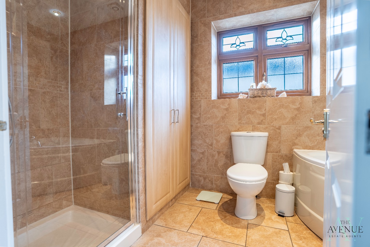 5 bed detached house for sale in Connaught Avenue, Grays  - Property Image 13