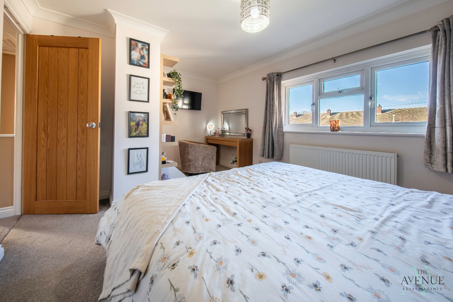 3 bed end of terrace house for sale in Goddard Road, Grays 8