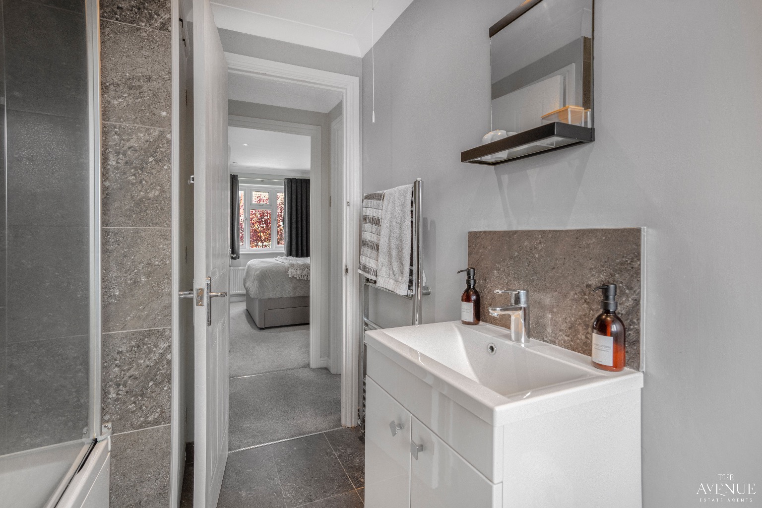2 bed end of terrace house for sale in Alderton Road, Orsett 9