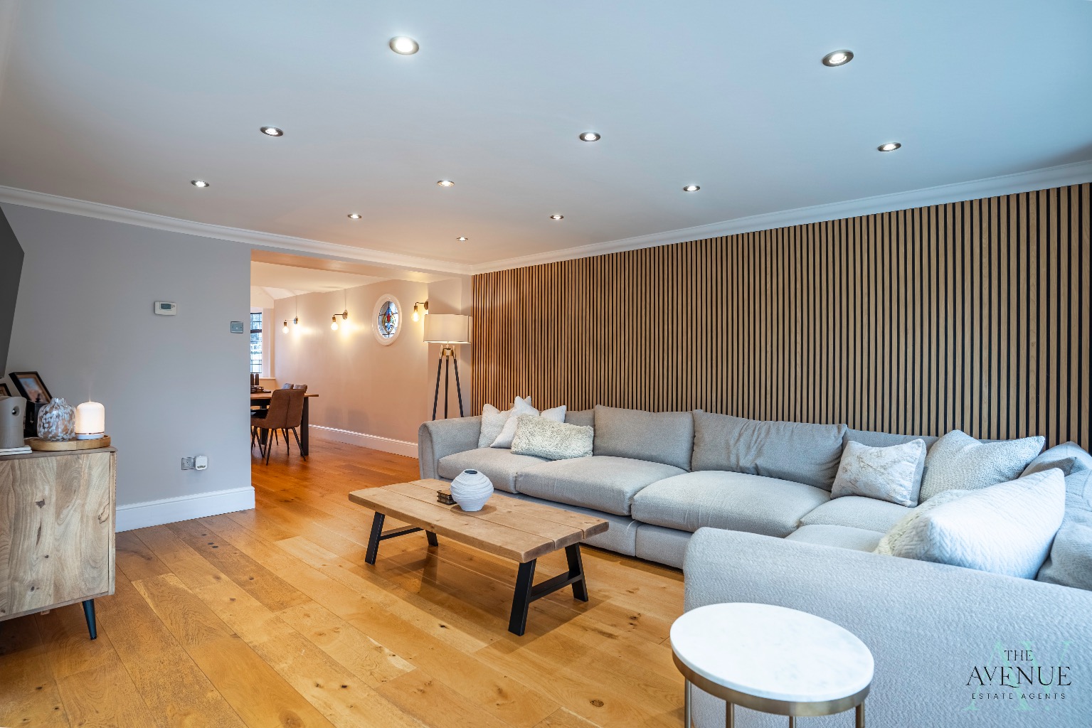 4 bed detached house for sale in Chestnut Avenue, North Grays 4