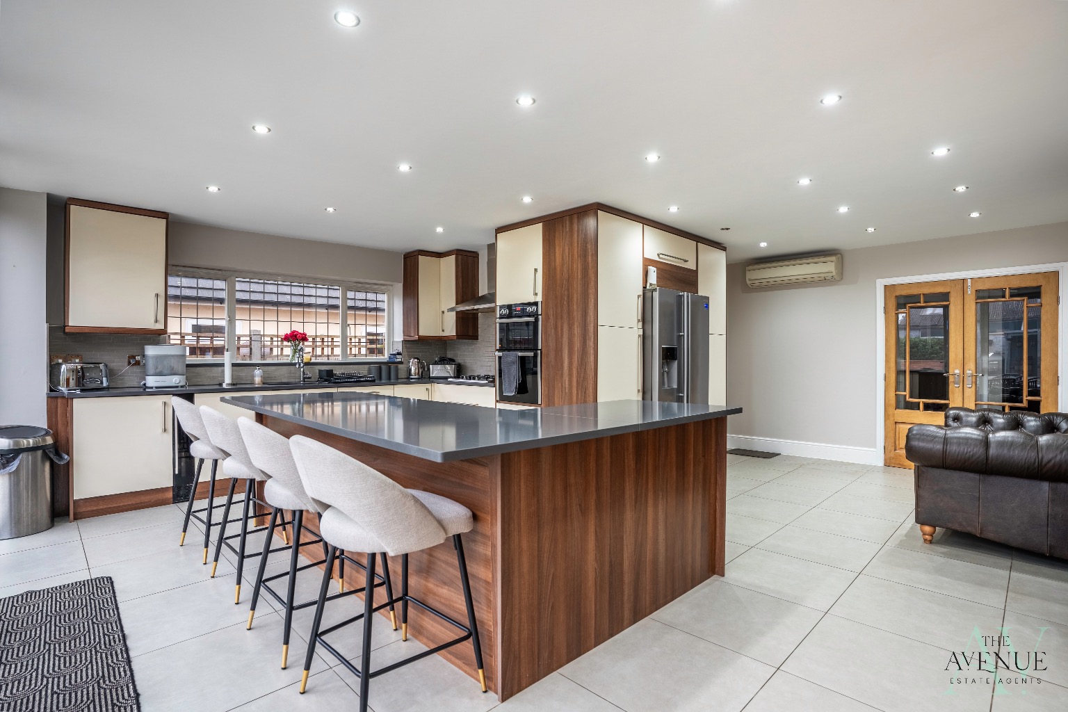 4 bed detached house for sale in Chestnut Avenue, North Grays 1