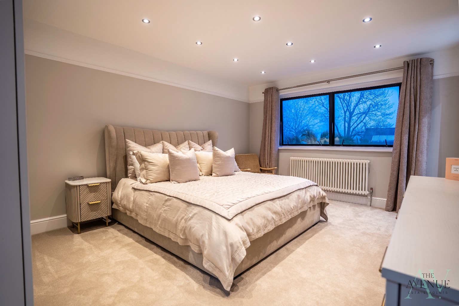 4 bed detached house for sale in Chestnut Avenue, North Grays 12