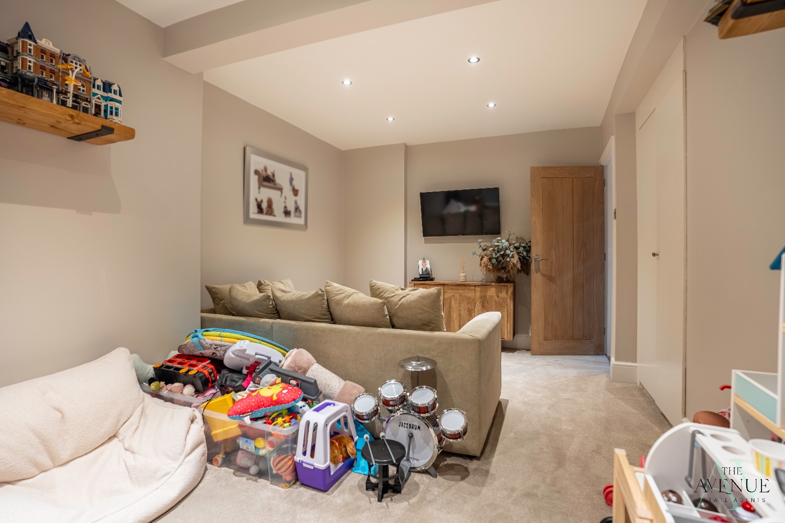 4 bed detached house for sale in Chestnut Avenue, North Grays 8