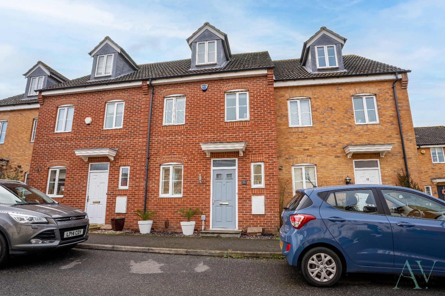 3 bed terraced house for sale in Wingfield Drive, Orsett  - Property Image 1