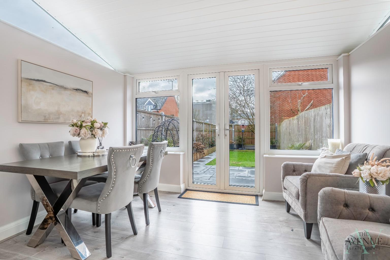 3 bed terraced house for sale in Wingfield Drive, Orsett  - Property Image 3