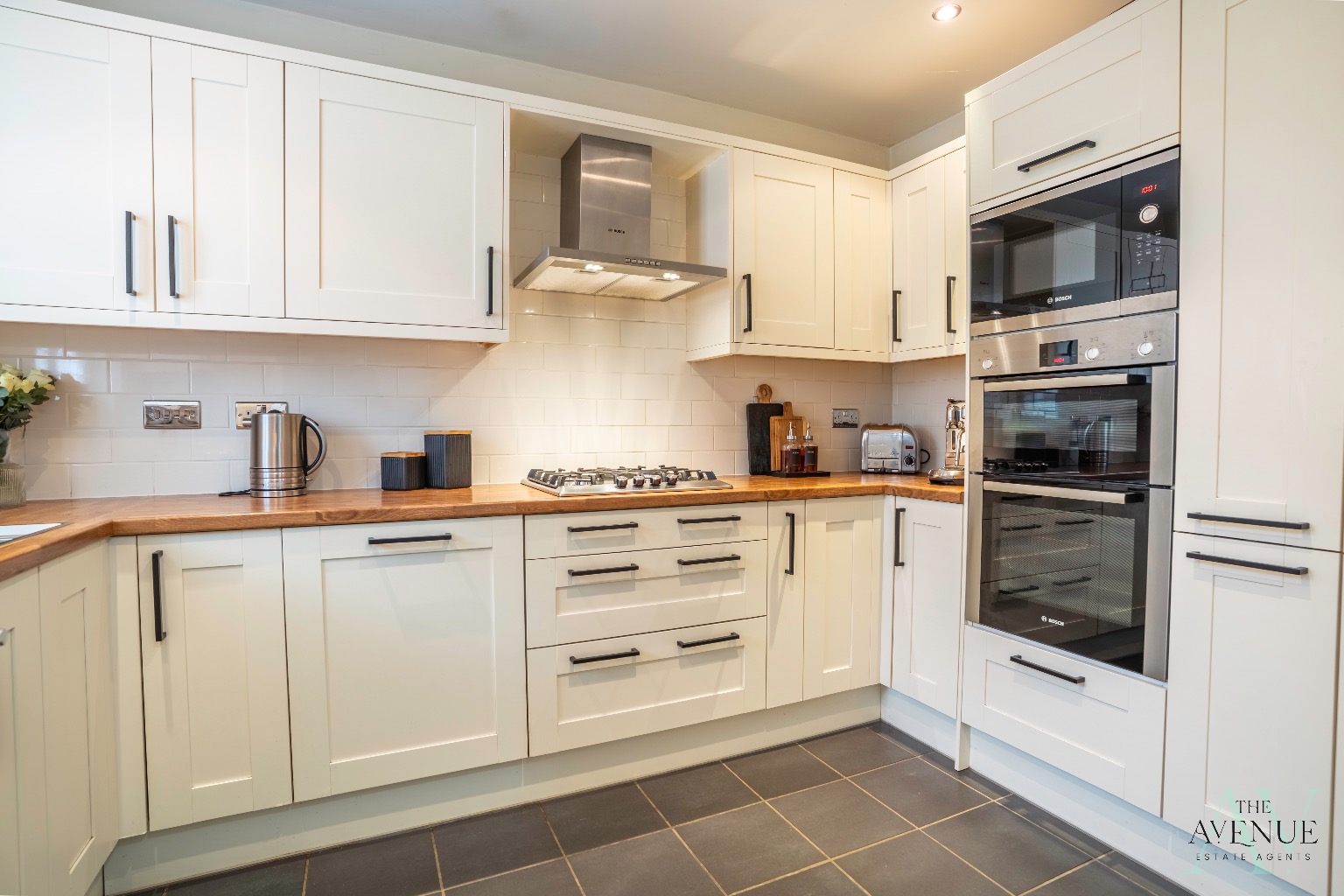 3 bed terraced house for sale in Wingfield Drive, Orsett 5