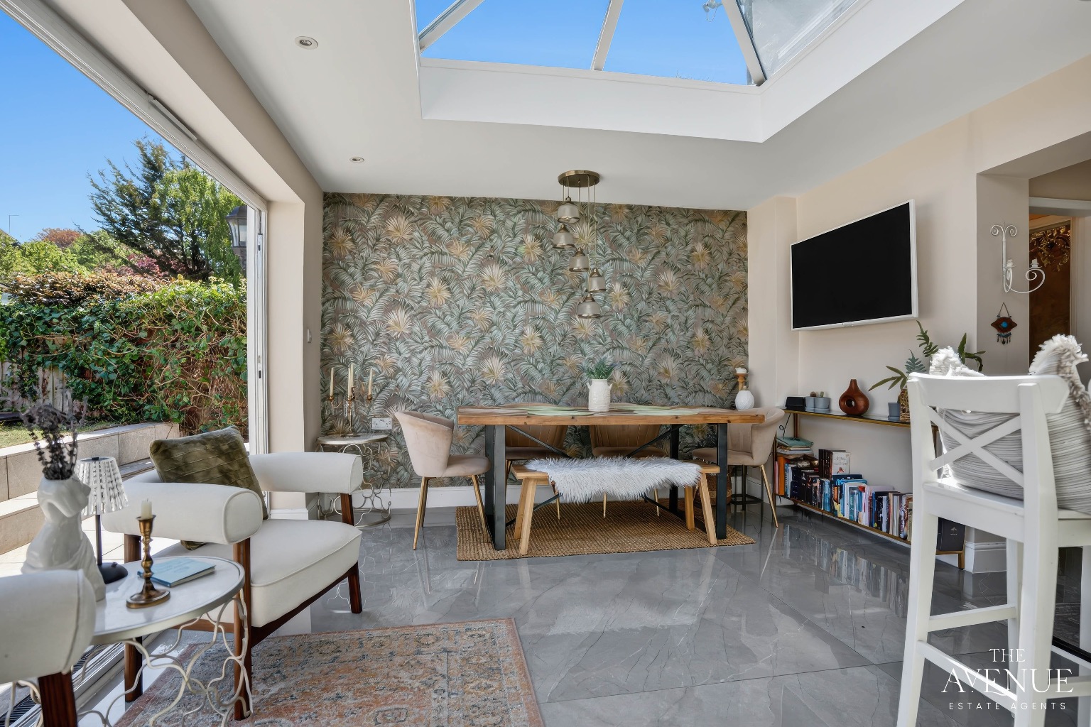 3 bed semi-detached house for sale in Hathaway Road, Grays 12