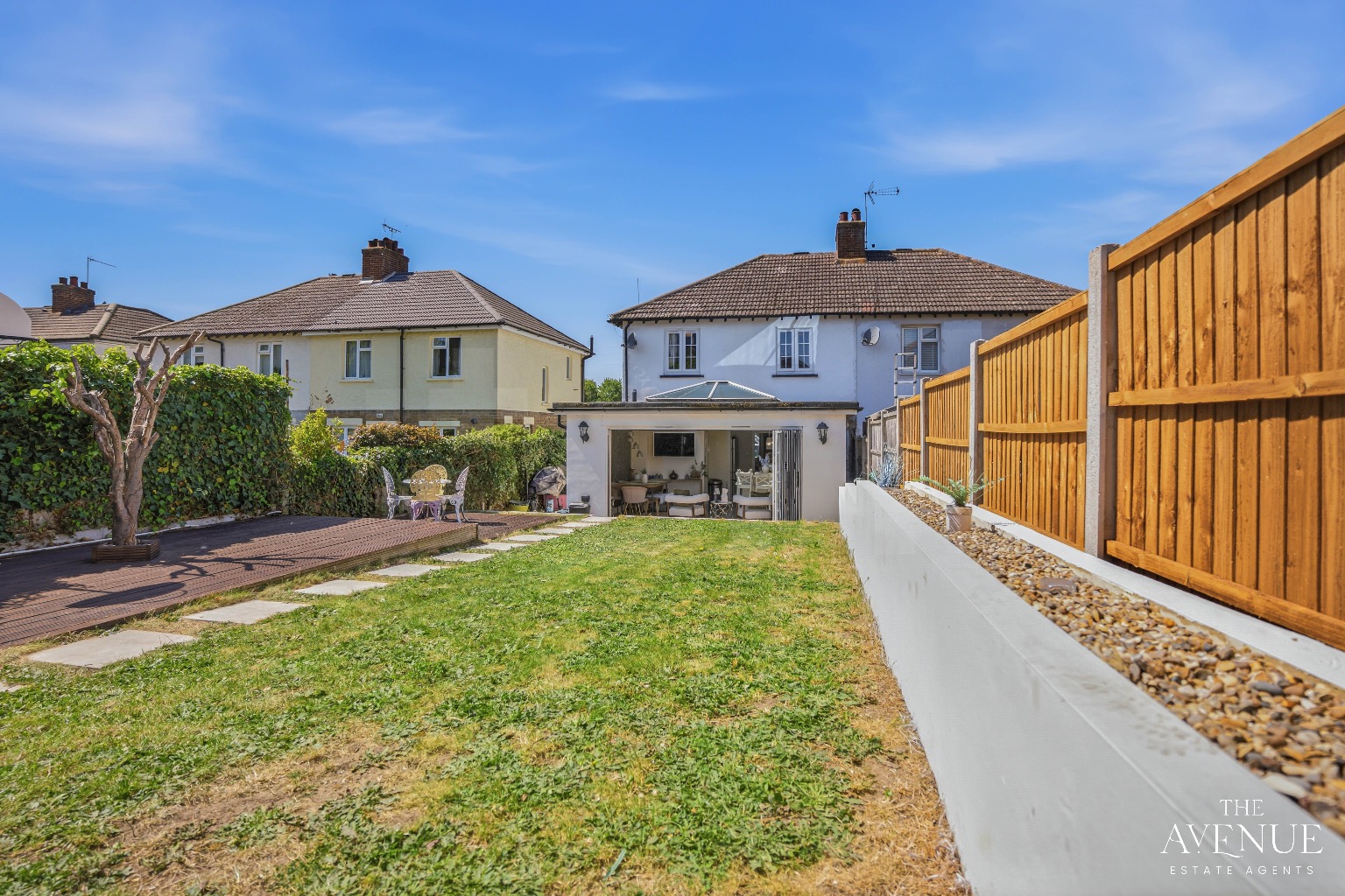 3 bed semi-detached house for sale in Hathaway Road, Grays 18