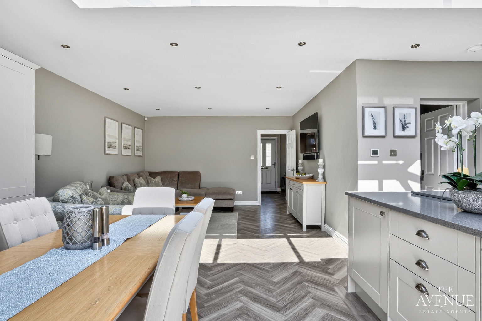 3 bed semi-detached house for sale in Parkside, Woodside 9