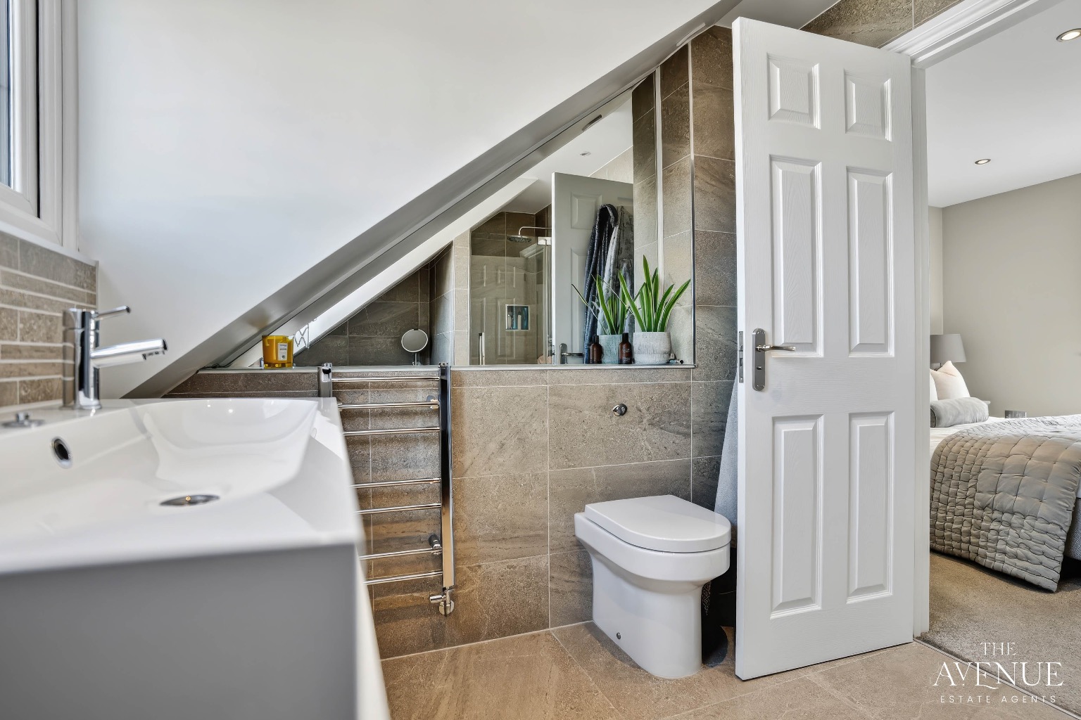 3 bed semi-detached house for sale in Parkside, Woodside 14