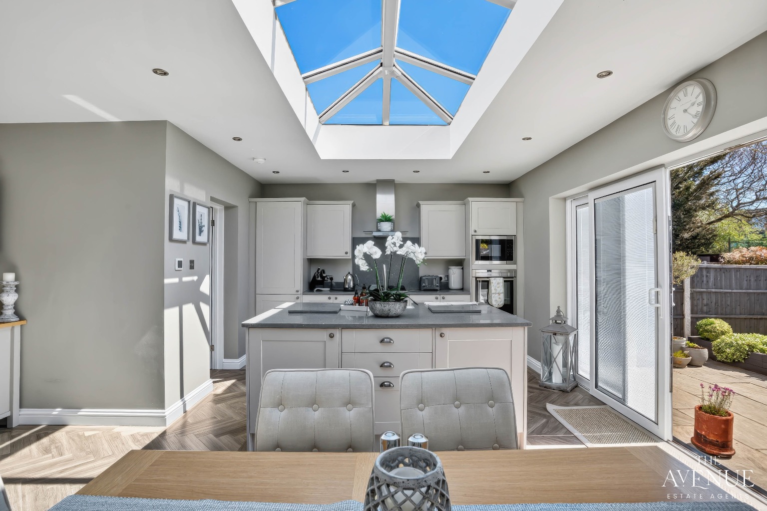 3 bed semi-detached house for sale in Parkside, Woodside 3