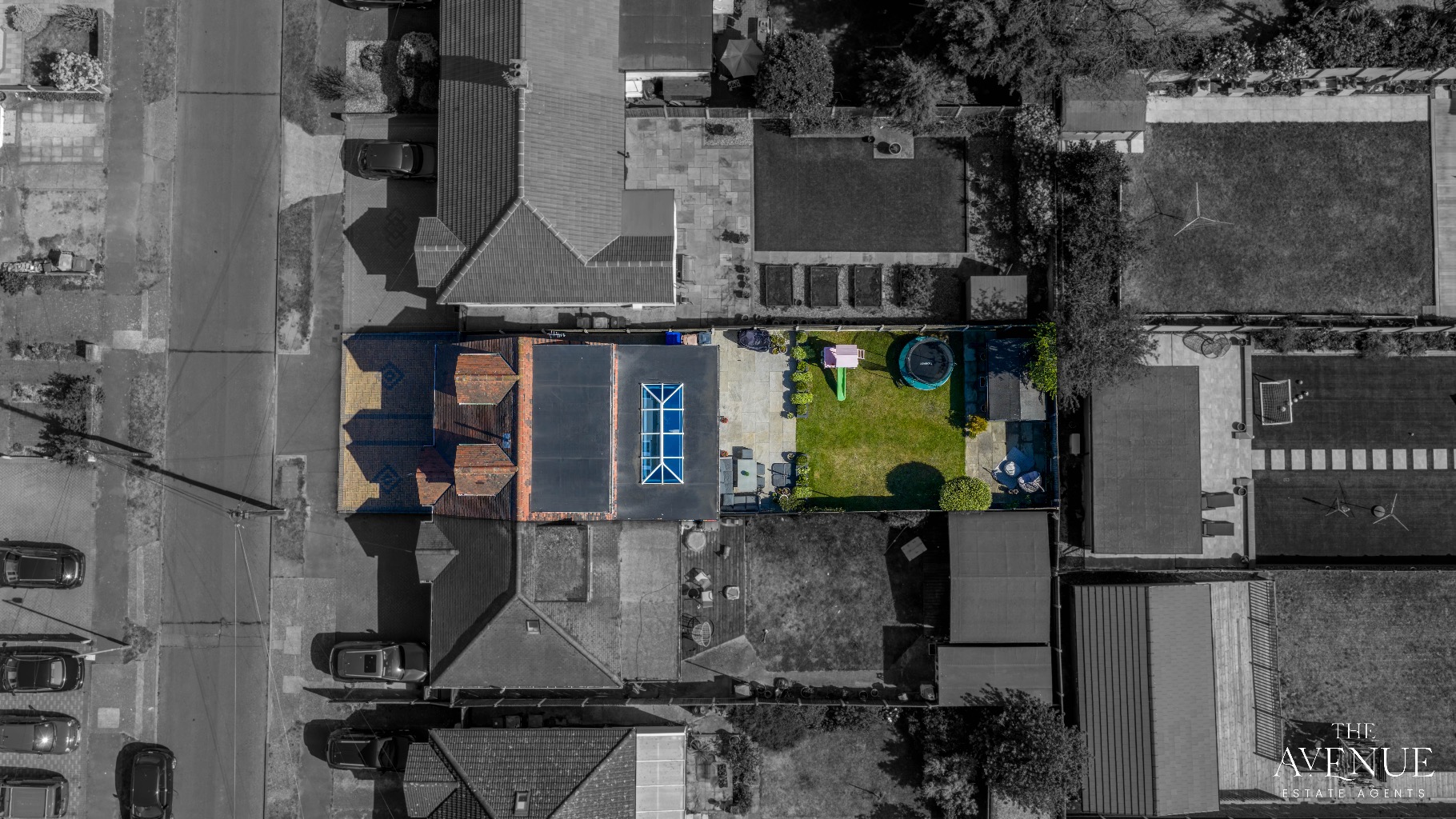 3 bed semi-detached house for sale in Parkside, Woodside 6