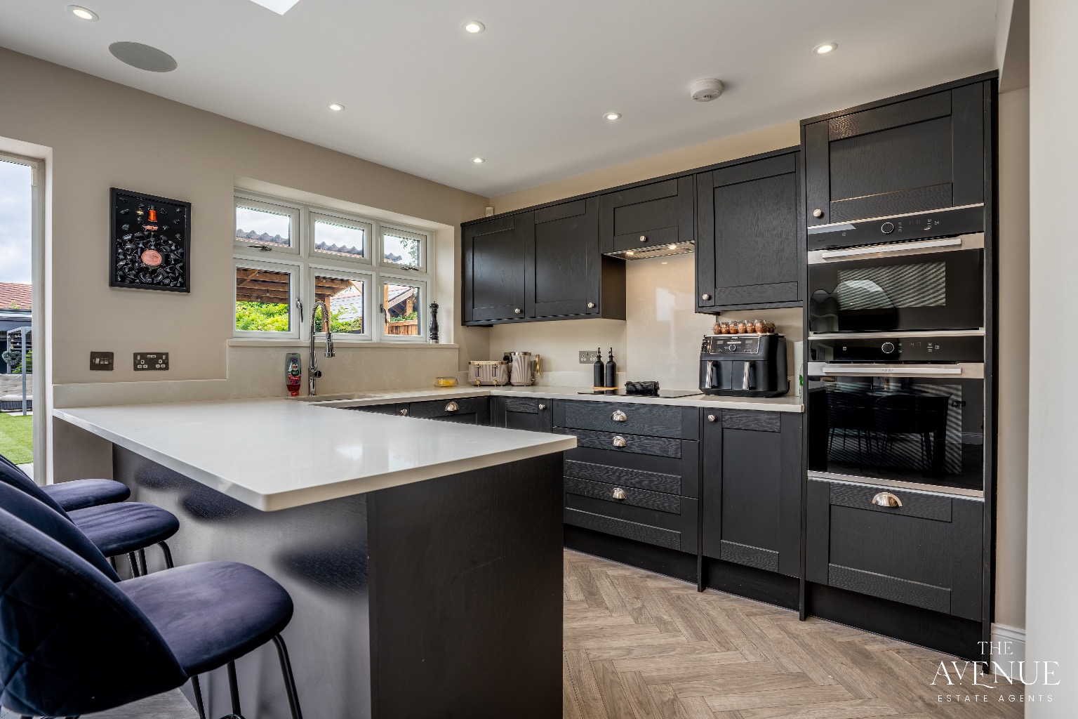 4 bed chalet for sale in Grangewood Avenue, Woodside 5