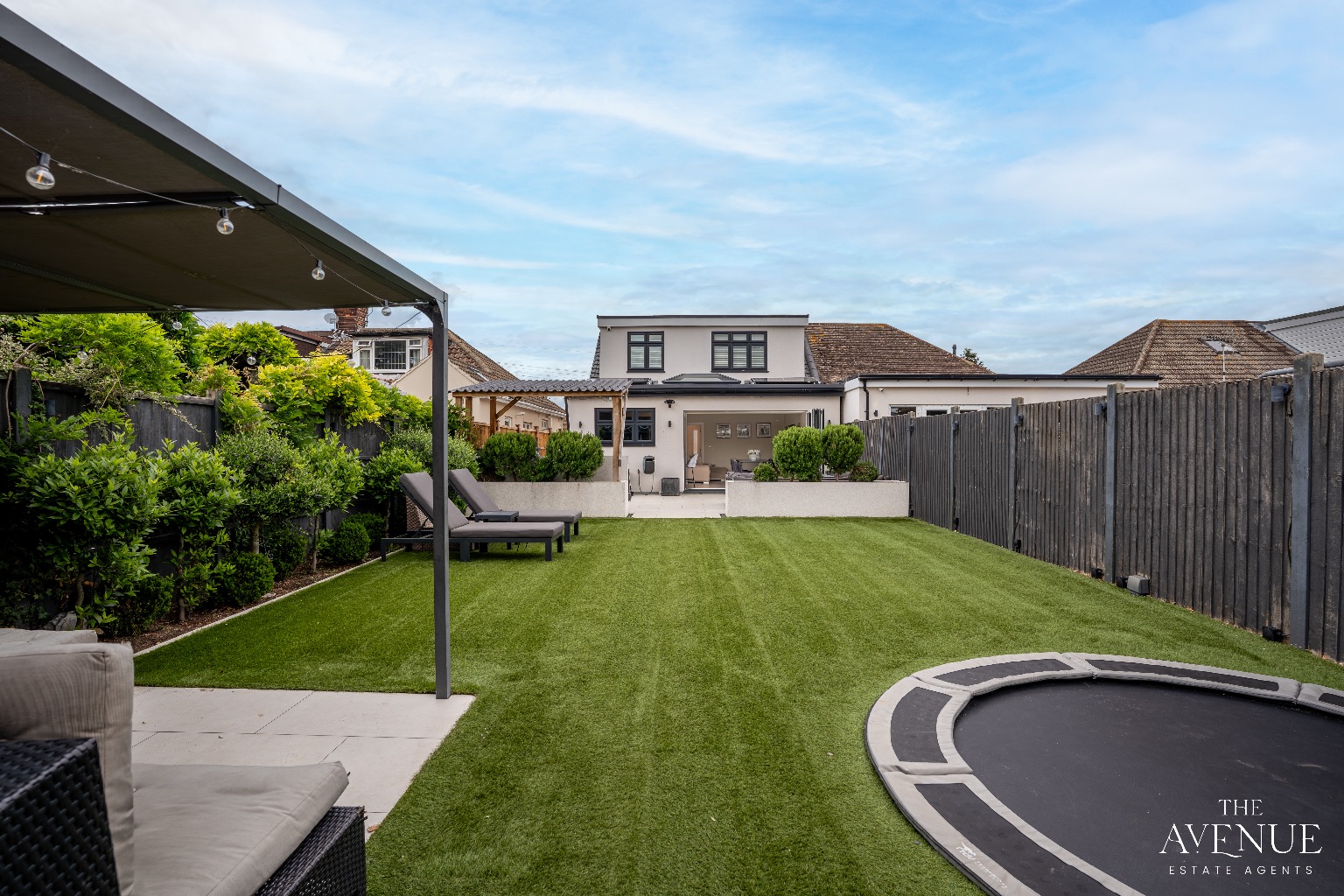 4 bed chalet for sale in Grangewood Avenue, Woodside 20