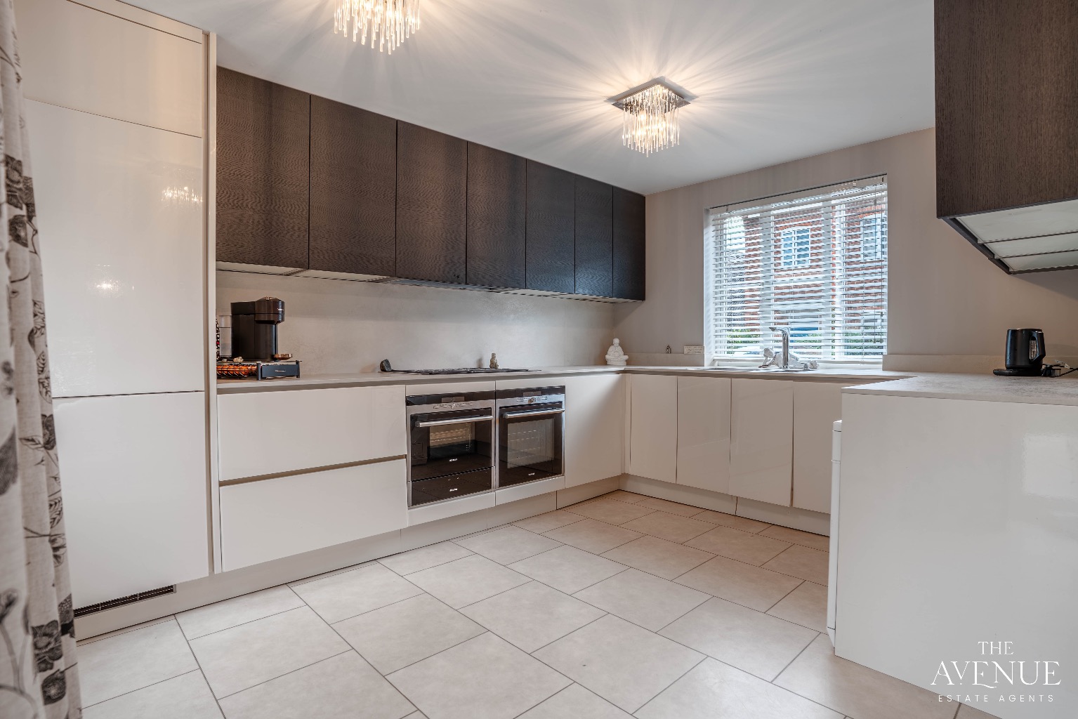 4 bed detached house for sale in Bonham Drive, Orsett  - Property Image 2