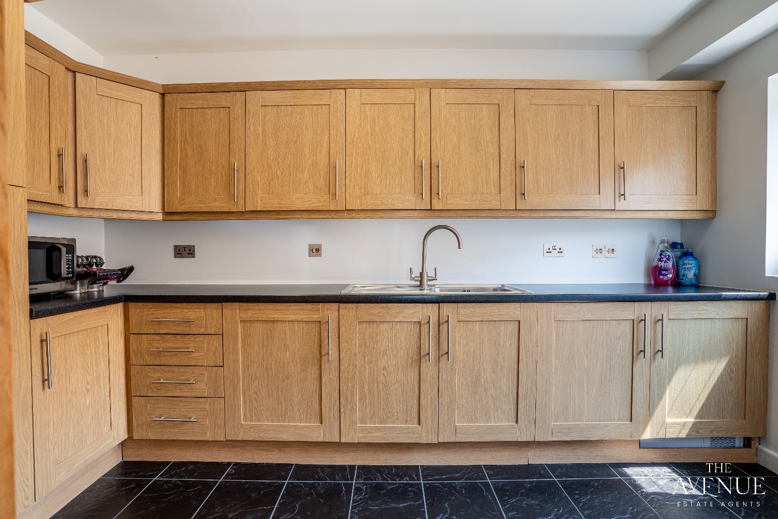 5 bed detached house for sale in High Road, Fobbing, Stanford-le-hope  - Property Image 4