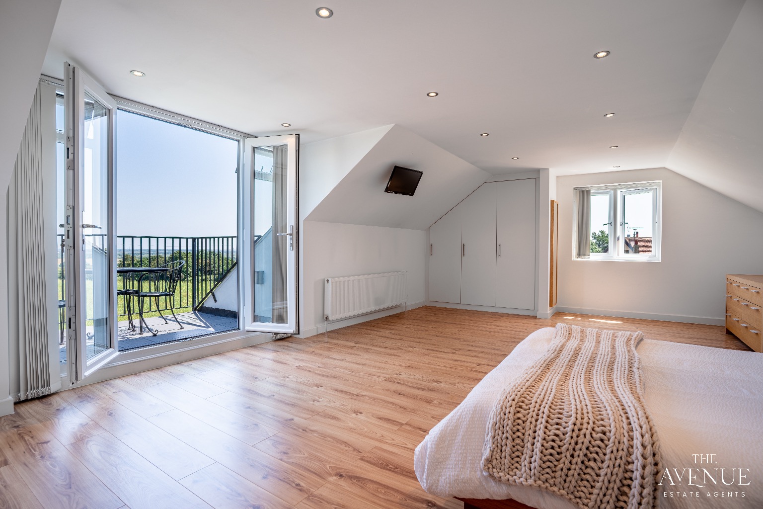5 bed detached house for sale in High Road, Fobbing, Stanford-le-hope  - Property Image 7