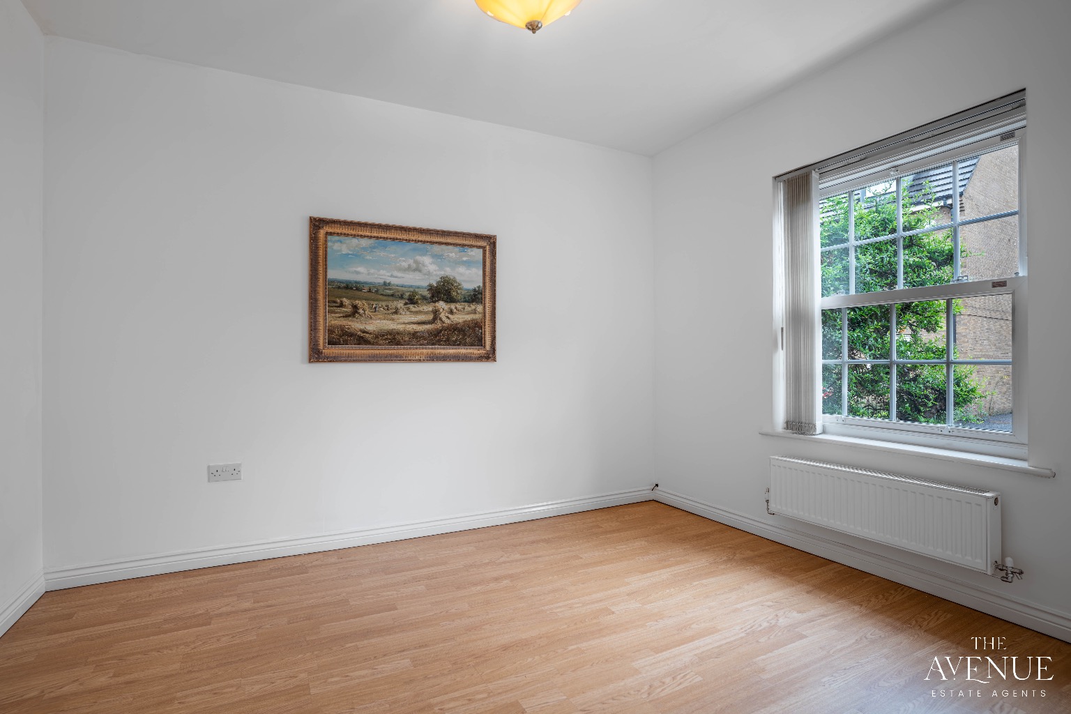 5 bed detached house for sale in Sachfield Drive, Chafford Hundred 4