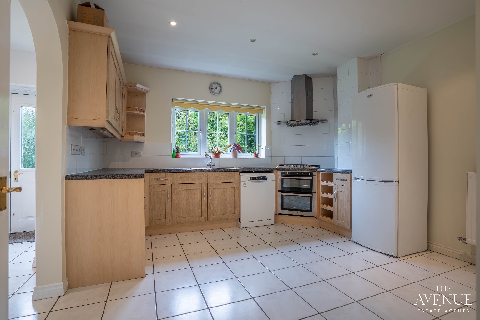 5 bed detached house for sale in Sachfield Drive, Chafford Hundred  - Property Image 2