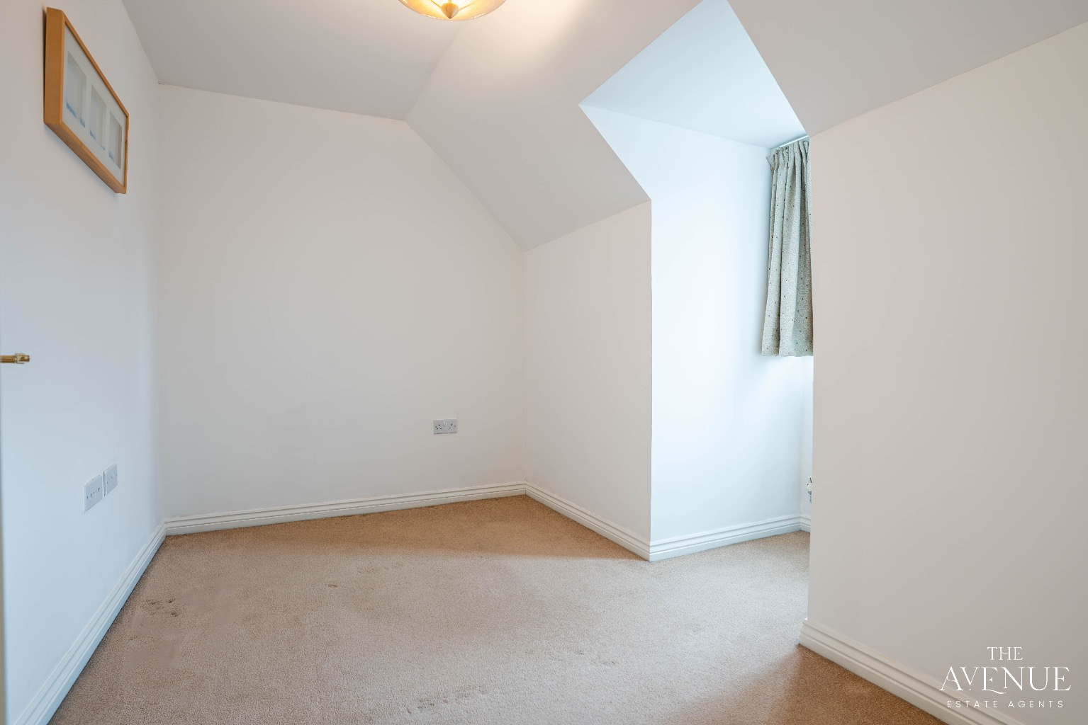 5 bed detached house for sale in Sachfield Drive, Chafford Hundred 13