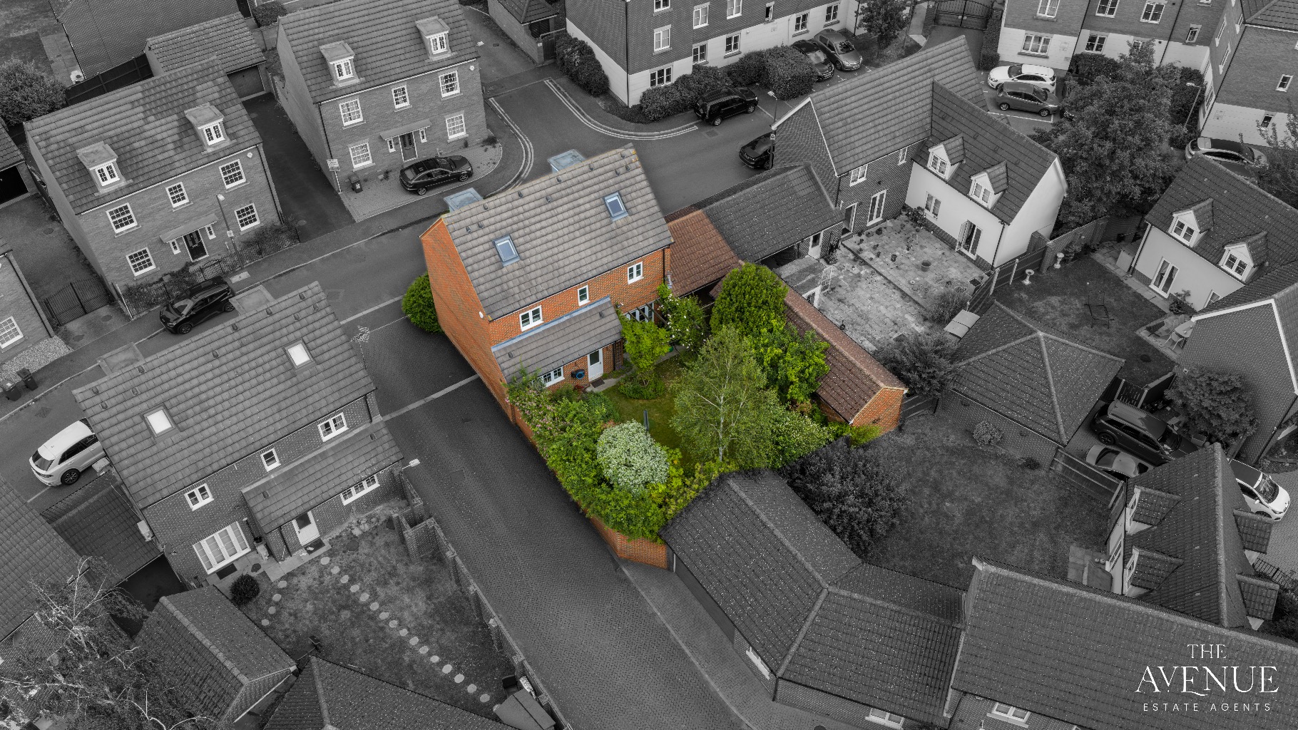 5 bed detached house for sale in Sachfield Drive, Chafford Hundred 20