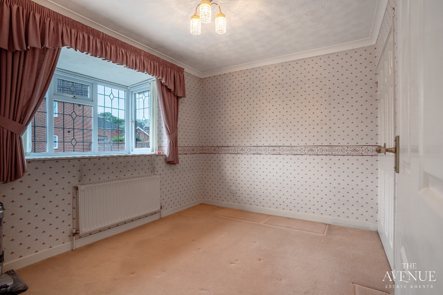 2 bed detached bungalow for sale in Rectory Avenue, Rochford 5