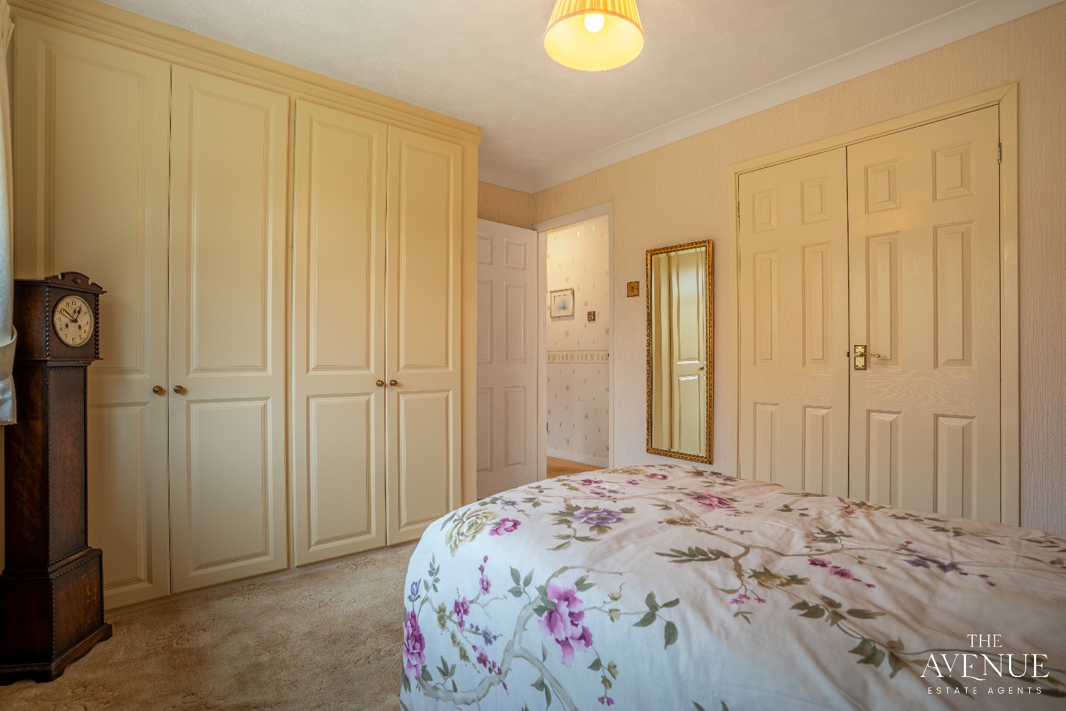 2 bed detached bungalow for sale in Rectory Avenue, Rochford 4