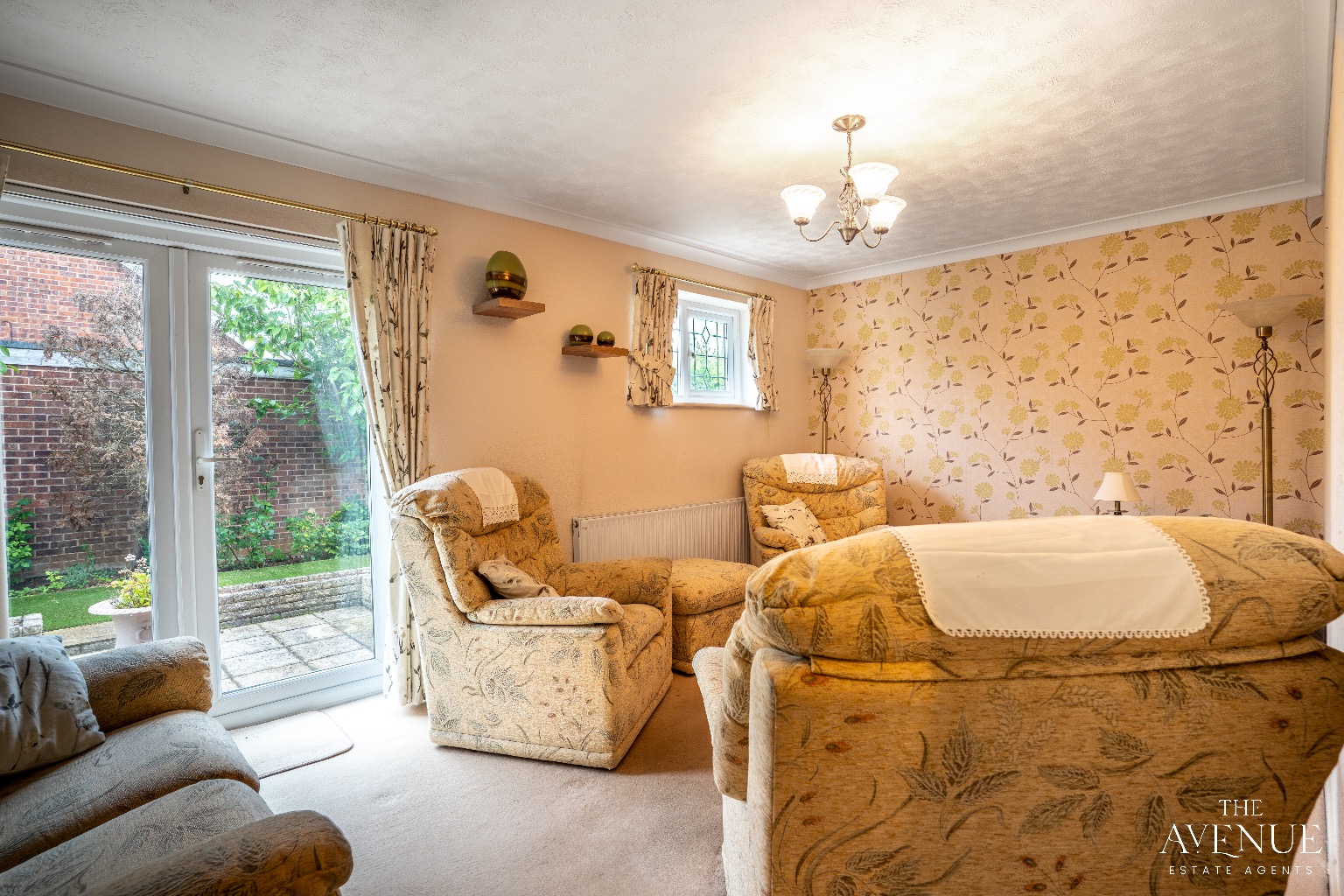 2 bed detached bungalow for sale in Rectory Avenue, Rochford  - Property Image 3