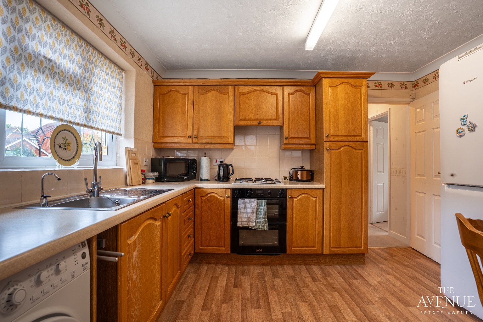 2 bed detached bungalow for sale in Rectory Avenue, Rochford  - Property Image 2