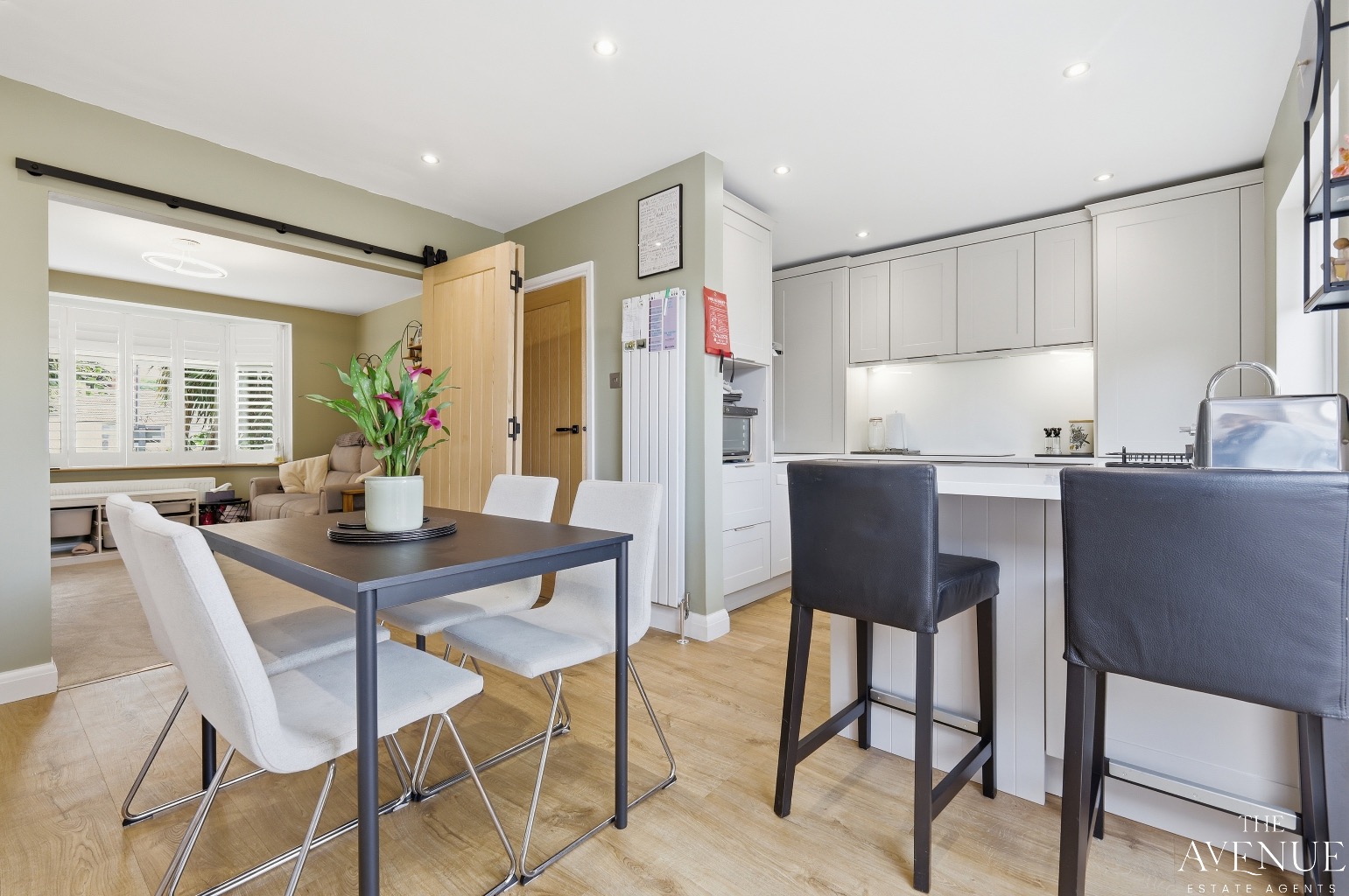 4 bed semi-detached house for sale in Milton Road, Grays  - Property Image 5