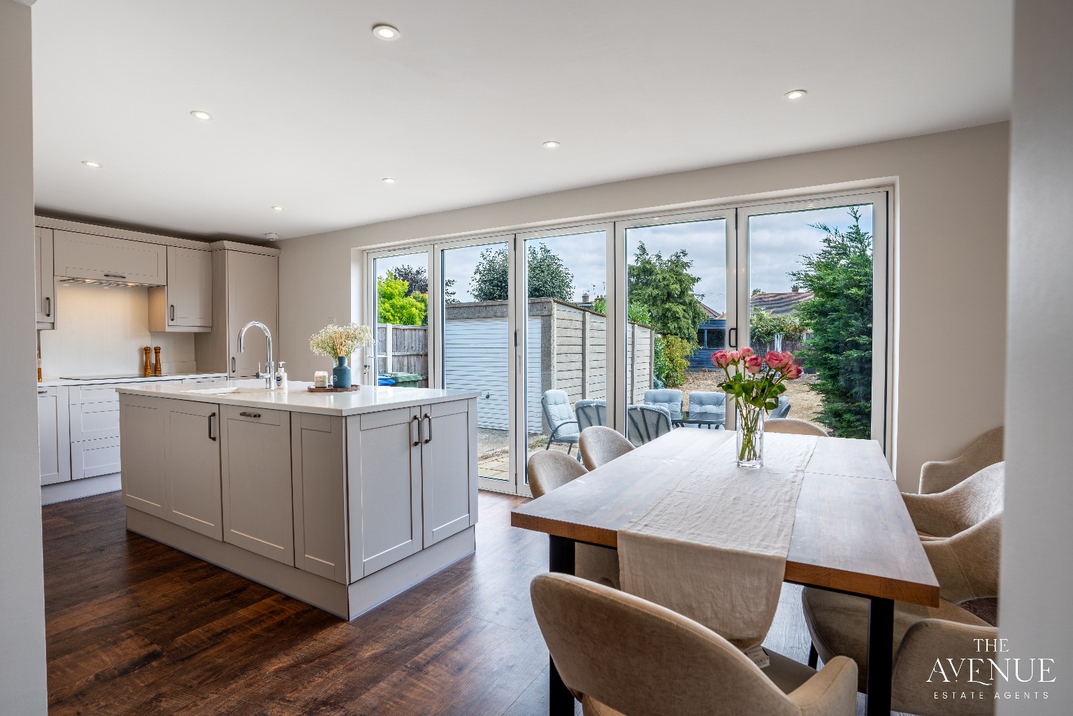 3 bed semi-detached bungalow for sale in Gordon Road, Woodside  - Property Image 2