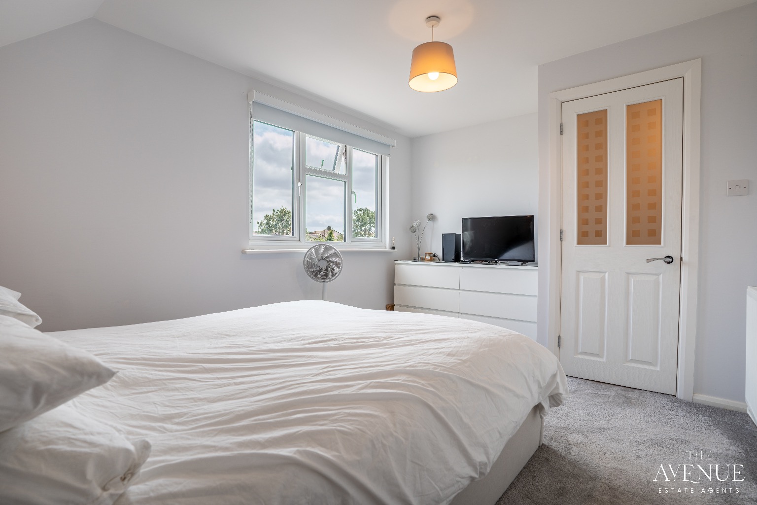 3 bed semi-detached bungalow for sale in Gordon Road, Woodside 9