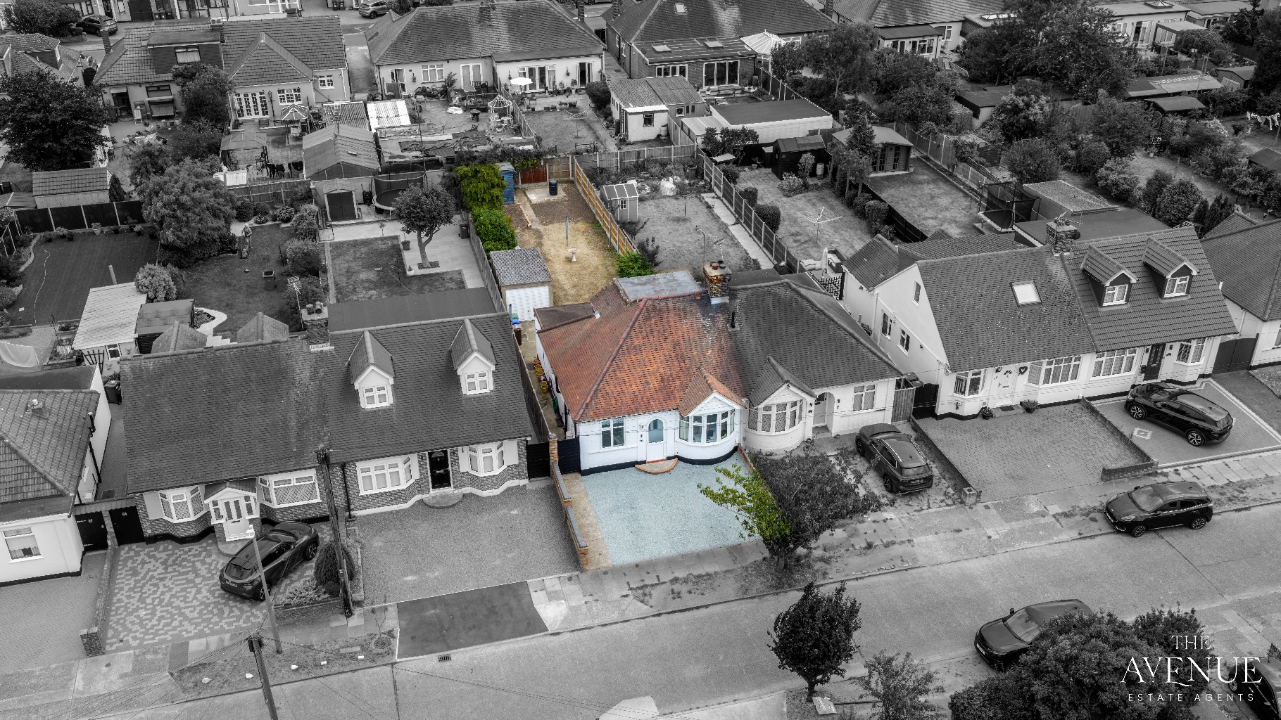 3 bed semi-detached bungalow for sale in Gordon Road, Woodside