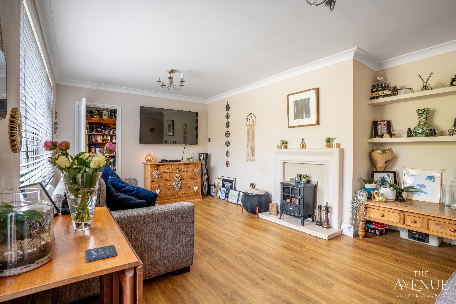 3 bed terraced house for sale in Jenningham Drive, Grays 2