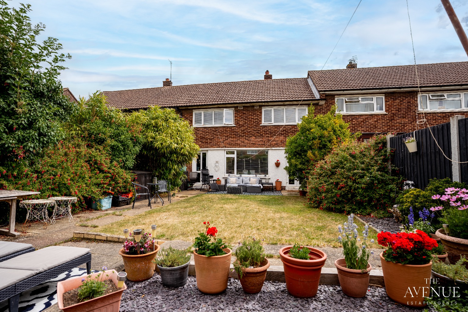 3 bed terraced house for sale in Jenningham Drive, Grays 9