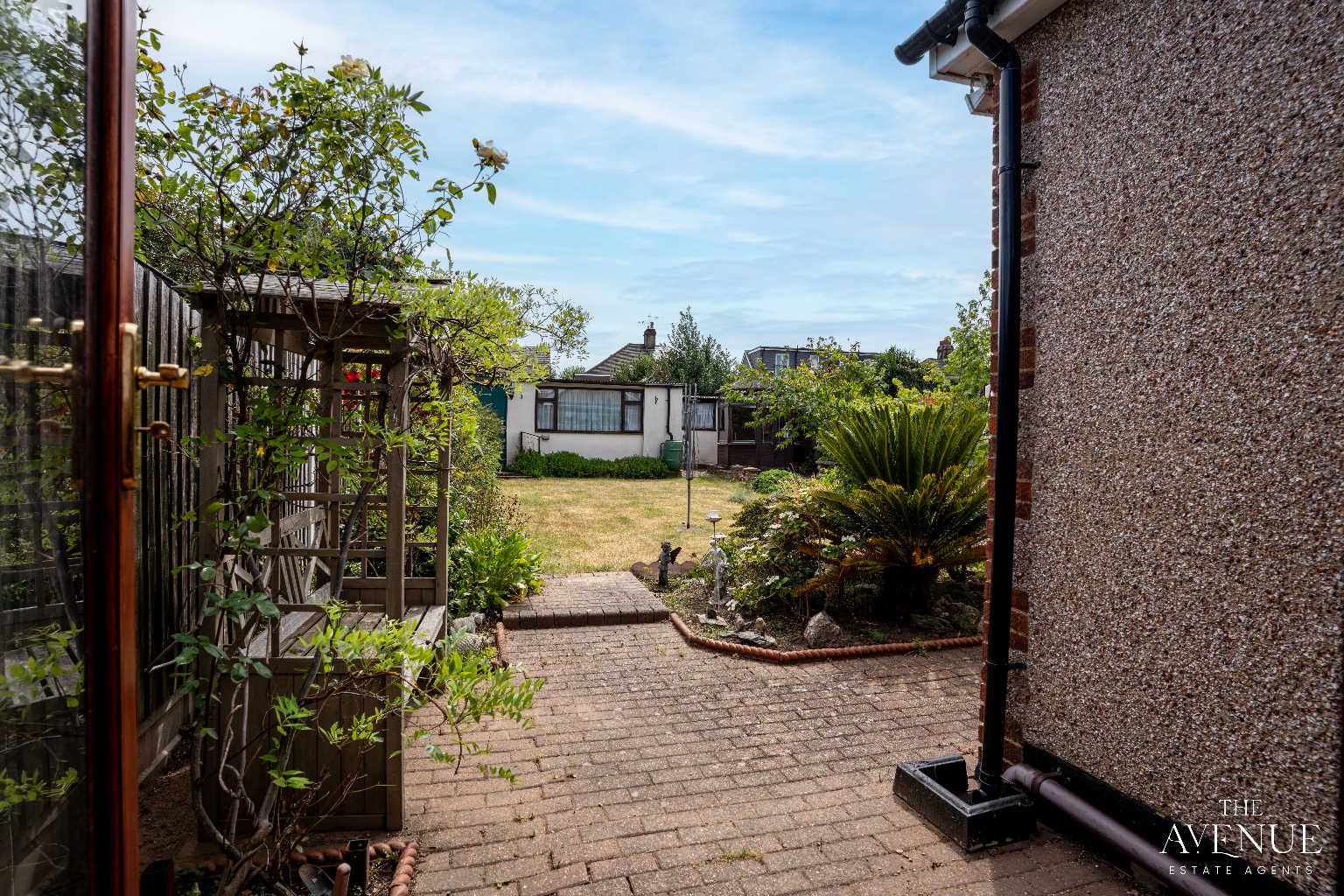 4 bed semi-detached bungalow for sale in Laird Avenue, Grays  - Property Image 7