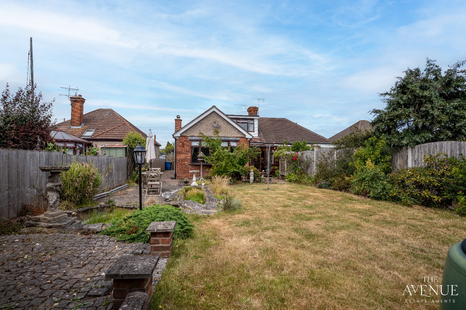4 bed semi-detached bungalow for sale in Laird Avenue, Grays 15