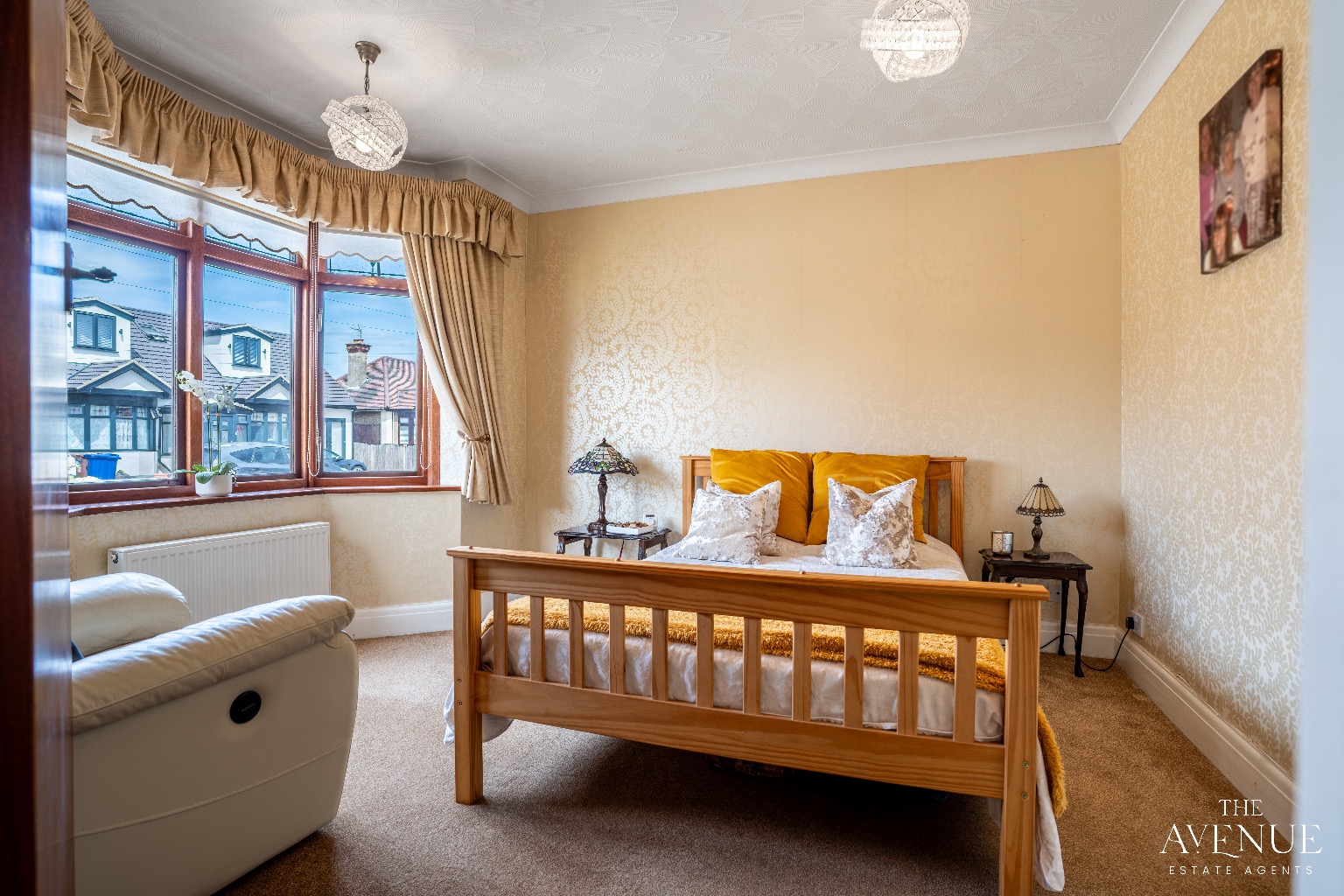 4 bed semi-detached bungalow for sale in Laird Avenue, Grays  - Property Image 9