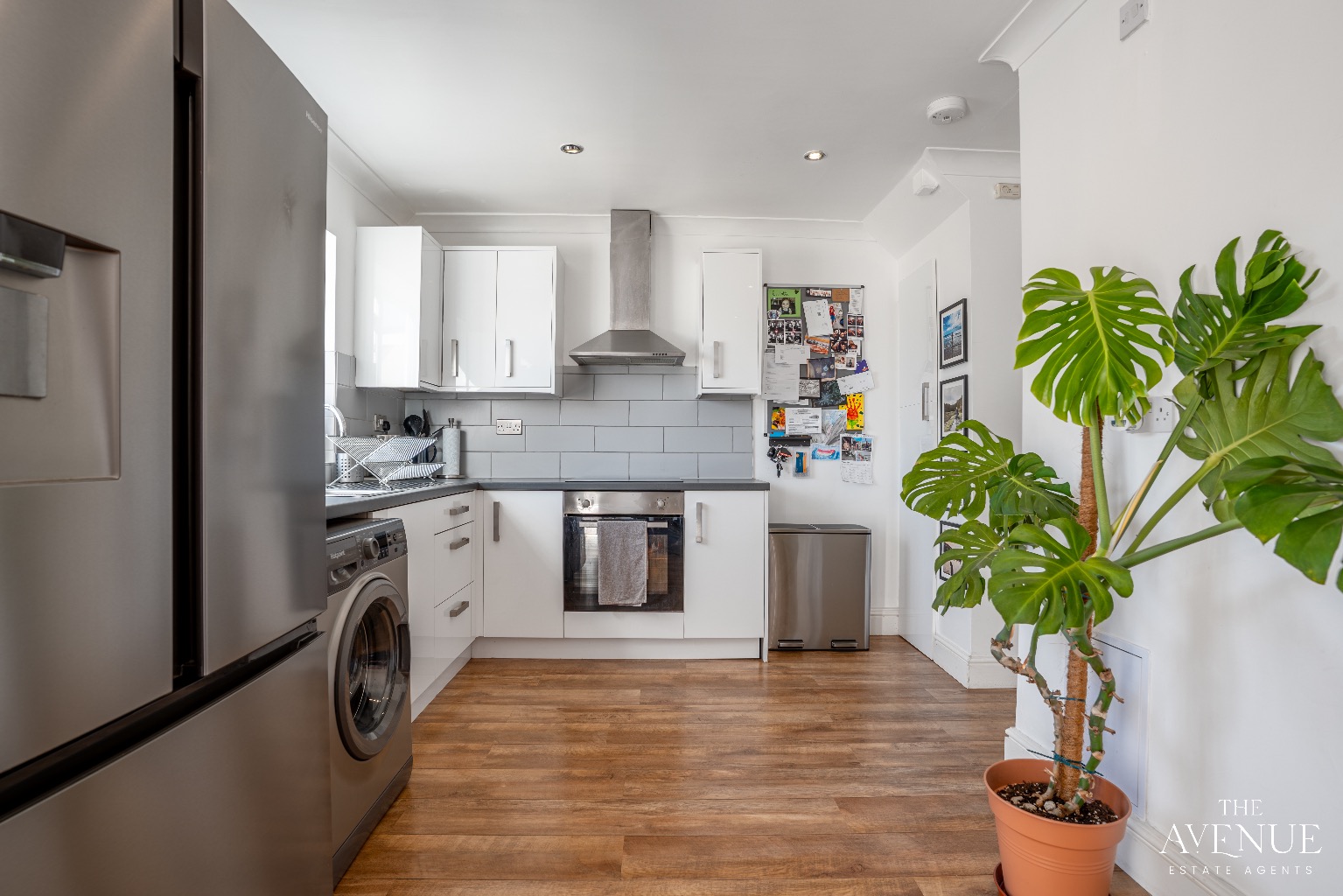 2 bed terraced house for sale in Abbotts Drive, Stanford-le-hope  - Property Image 5