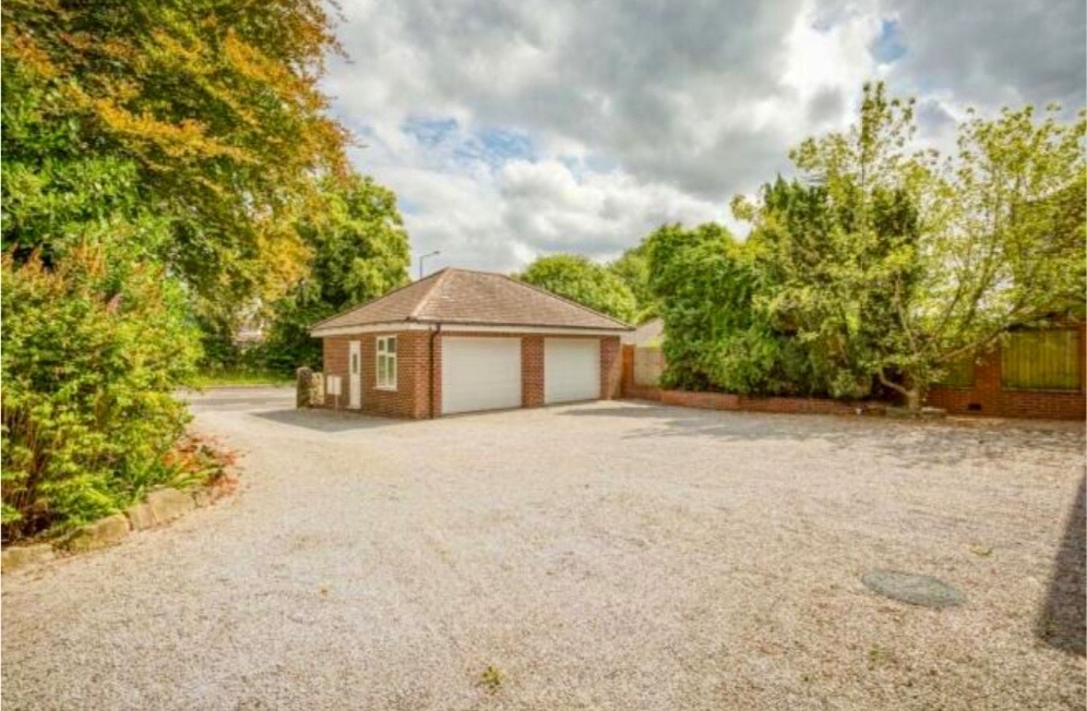 6 bed detached house for sale in (GUIDE PRICE £875,000) Burley Hill, Allestree, Derby, DE22 21
