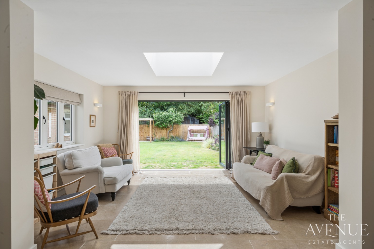 4 bed detached house for sale in Stunning Family Home - Benson, Oxfordshire 7