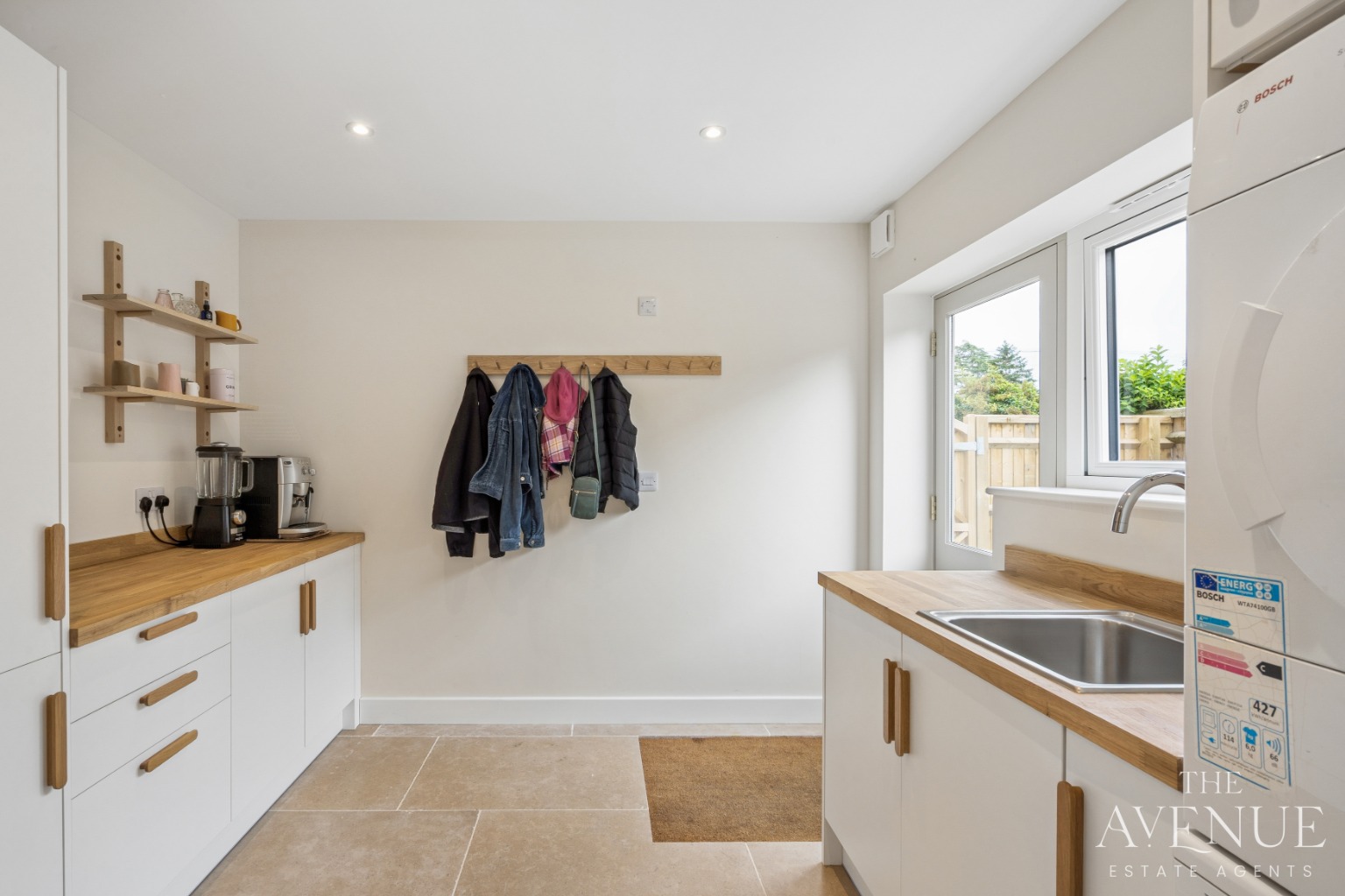 4 bed detached house for sale in Stunning Family Home - Benson, Oxfordshire 9